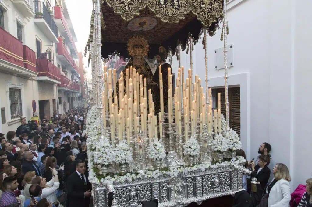 Virgen de Gracia y Amparo de la Hermandad de los Javieres Sevilla