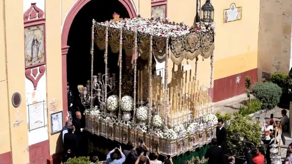 Virgen de la Esperanza de La Trinidad Sevilla