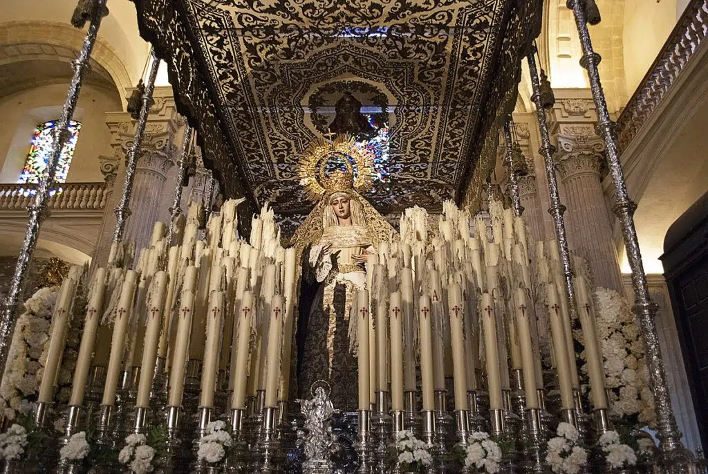 Virgen del Socorro de El Amor Sevilla