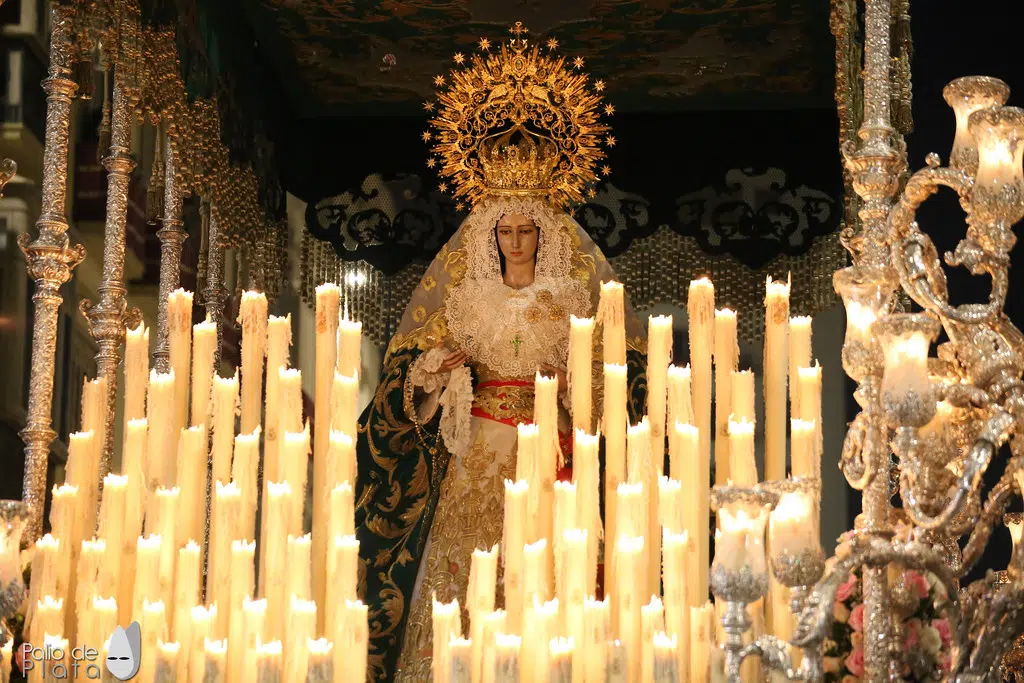 Virgen de Gracia y Esperanza de la Cofradia Estudiantes de Malaga