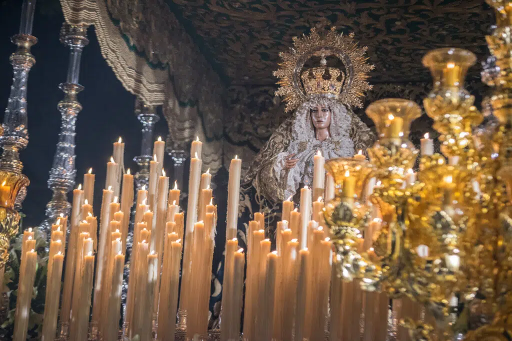Virgen de la Esperanza Coronada de la Archicofradia del Paso y la Esperanza