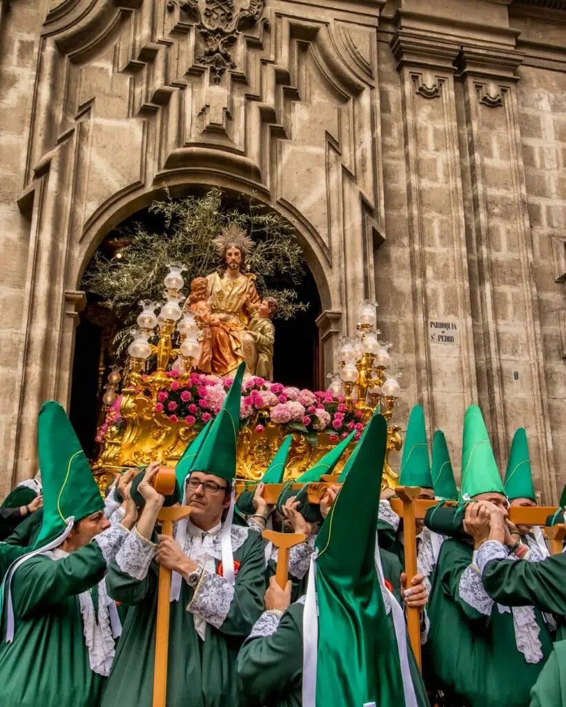 Dejad que los ninos se acerquen a mi La Esperanza