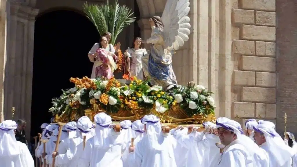 Las Tres Marias y el Angel del Senor El Resucitado