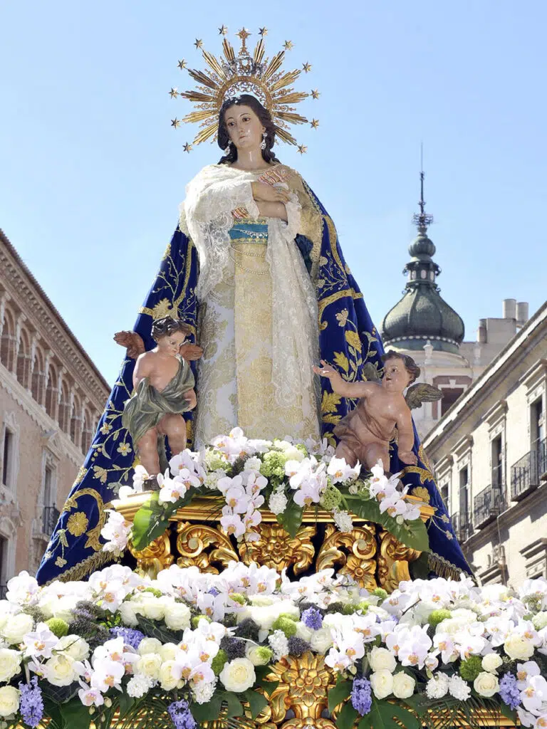 Virgen Gloriosa El Resucitado