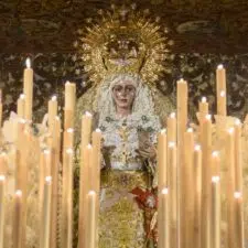 La Macarena en su historica procesion a la Catedral de Sevilla